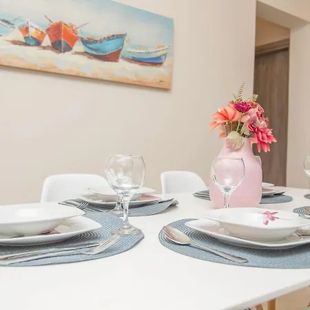 Rhodes Marine House 아파트 *